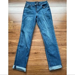JUDY BLUE mid-rise boyfriend jeans- Size 3 / 26